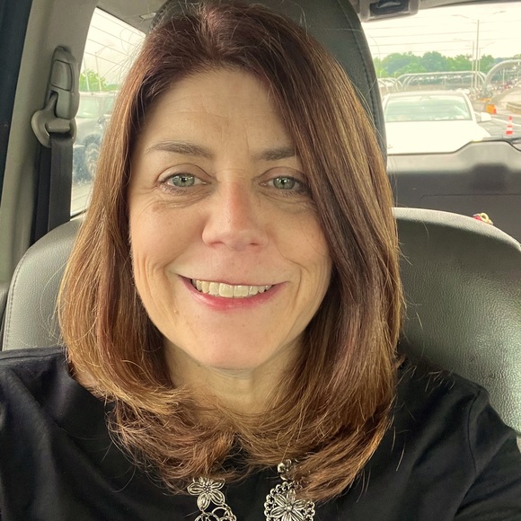 Meet your Posher, Karen - Picture 1 of 1